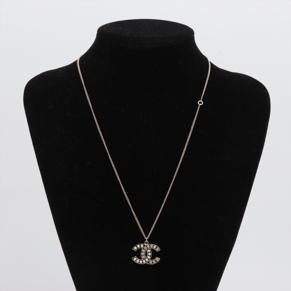 B118. Chanel CC Necklace - Picture 5 of 5